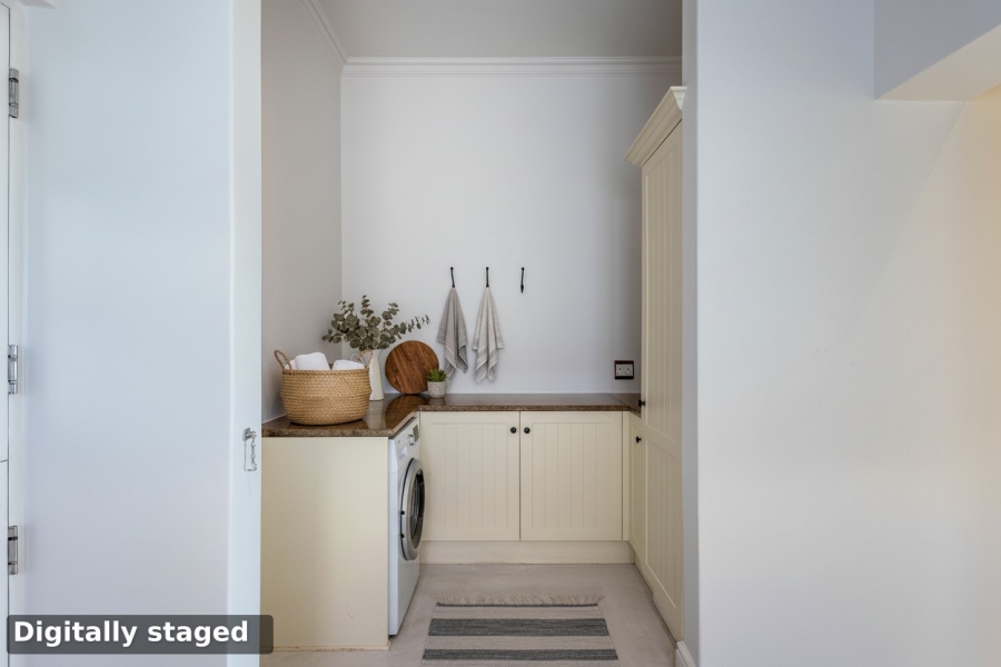 6 Bedroom Property for Sale in Whale Rock Western Cape